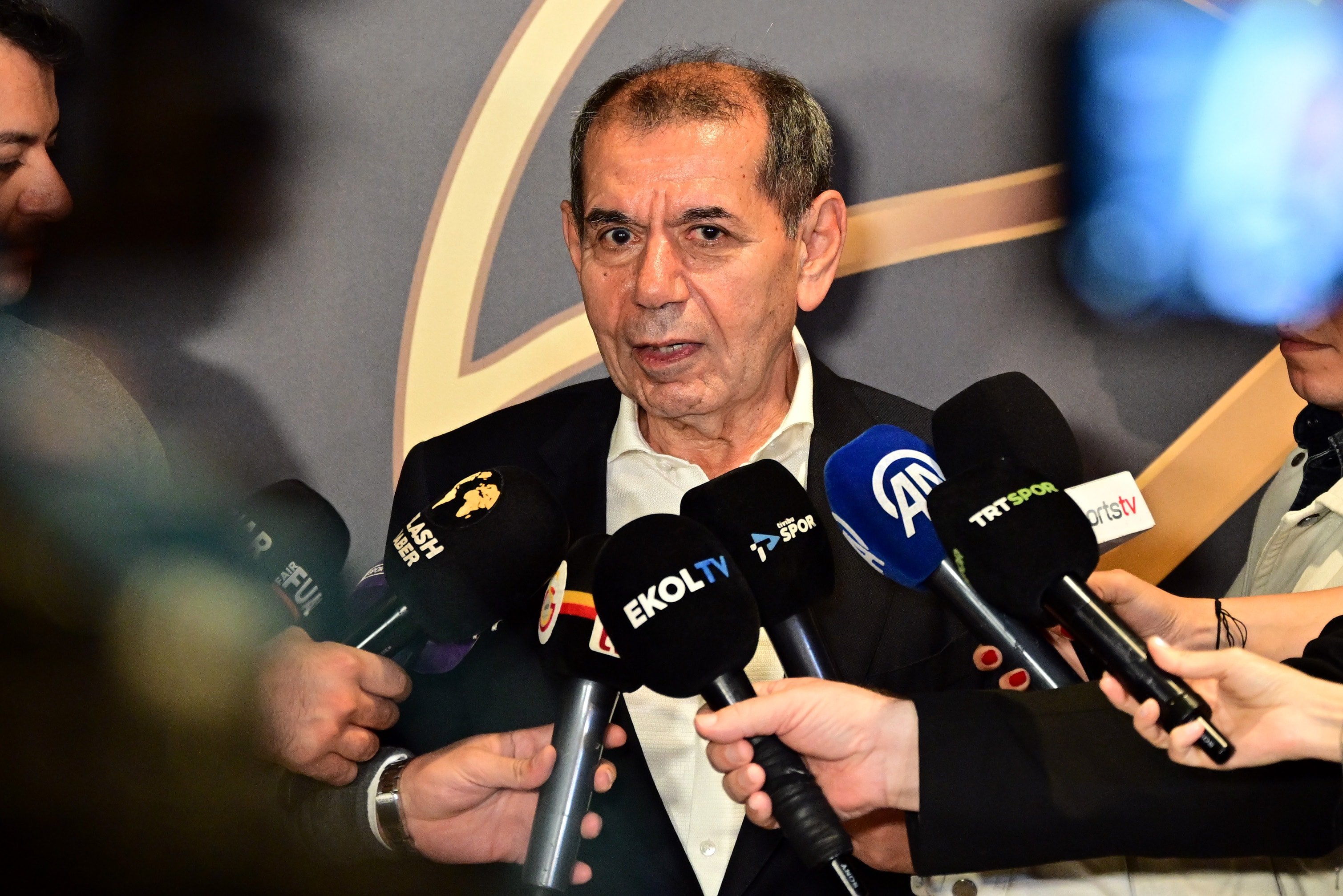 Dursun Özbek: Her şeyden önce Osimhen'in takımda kalmak istemesi lazım