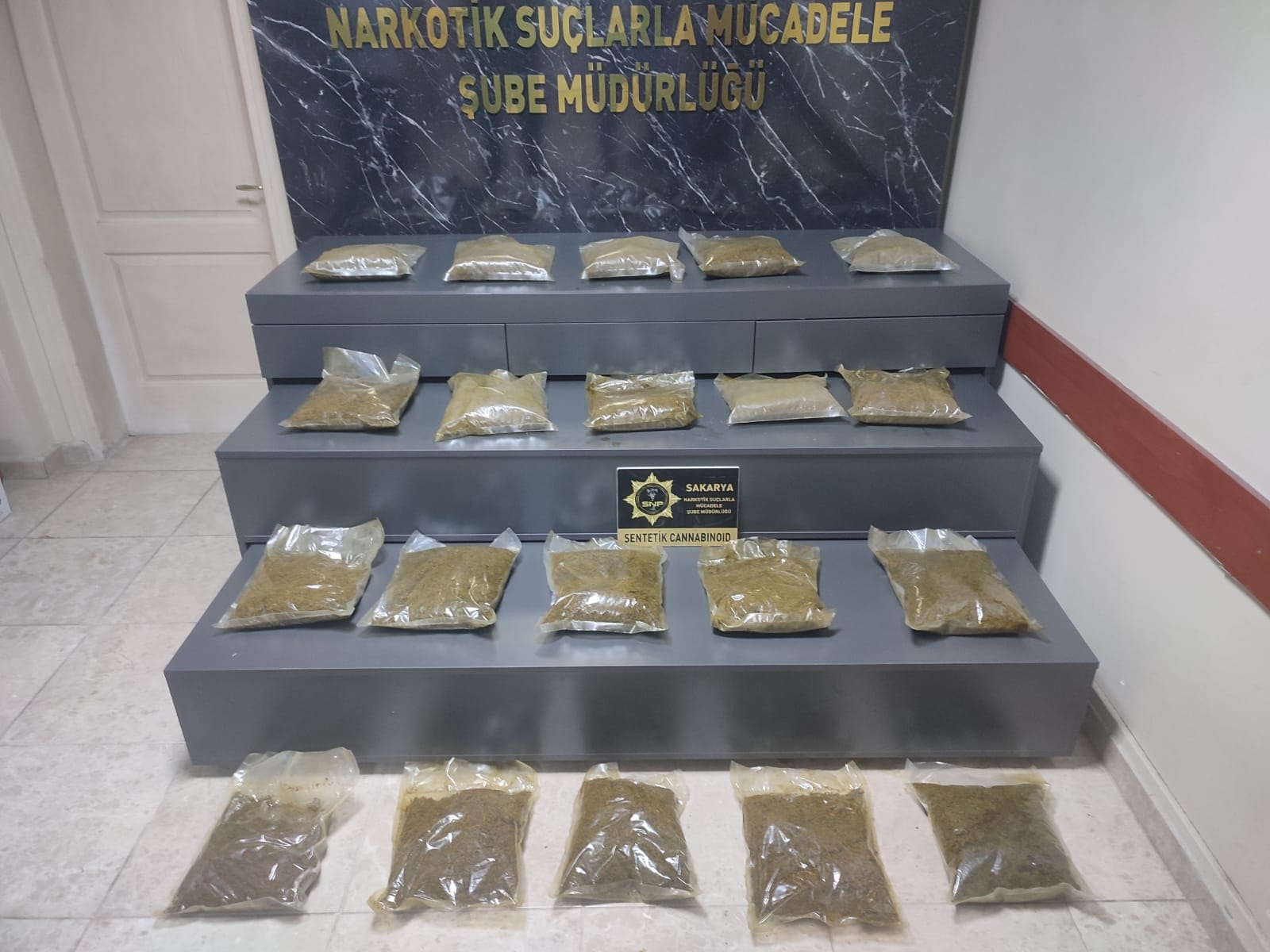 Sakarya'da 18 kilo sentetik uyuşturucu ele geçirildi