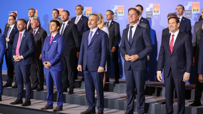 İstanbul görüşmeleri sürerken, NATO Dışişleri Bakanları Antalya'da toplandı
