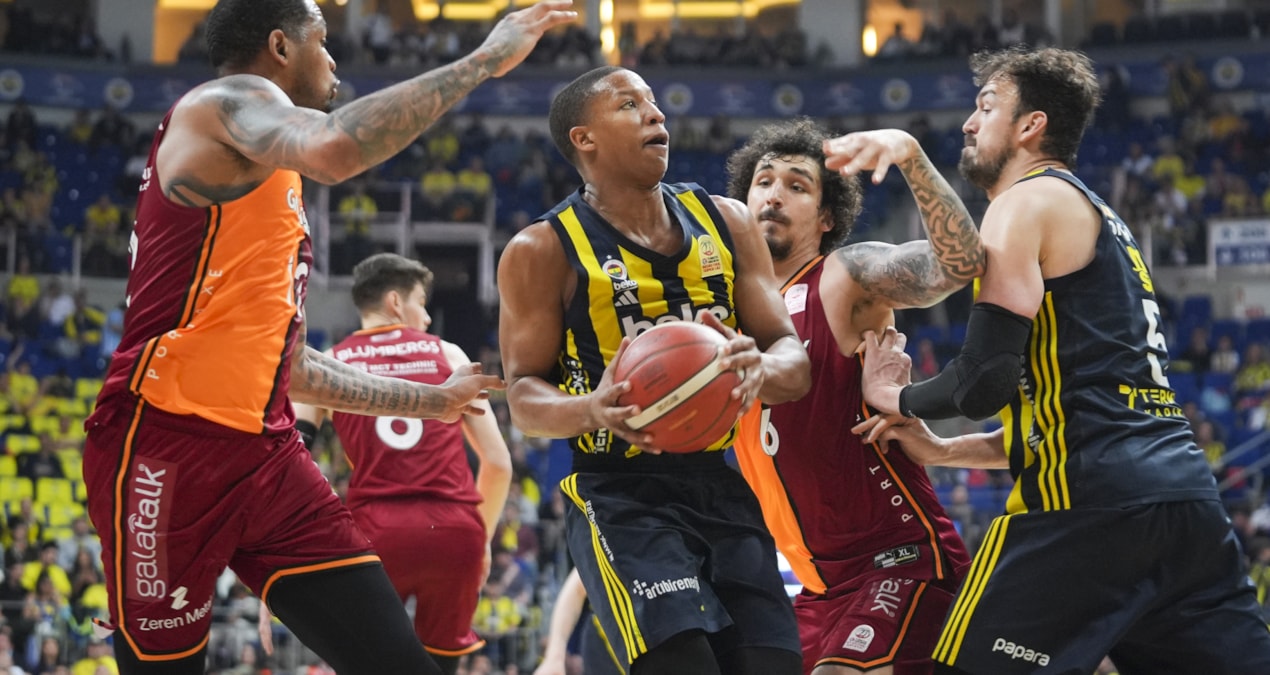Fenerbahçe Beko'ya para cezası thumbnail