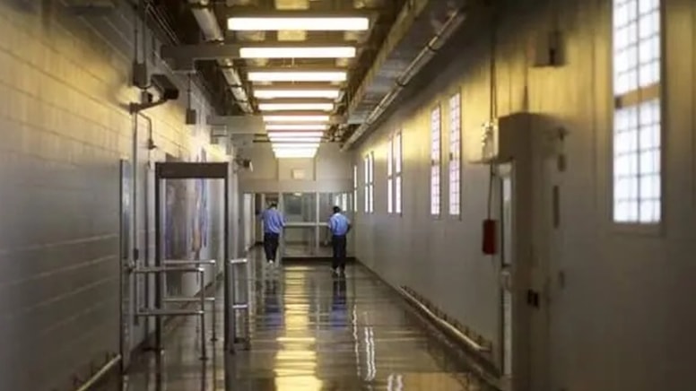 Firar ettiklerini sanıp alarma geçtiler! Mahkum akıllarına gelecek en son yerden çıktı!