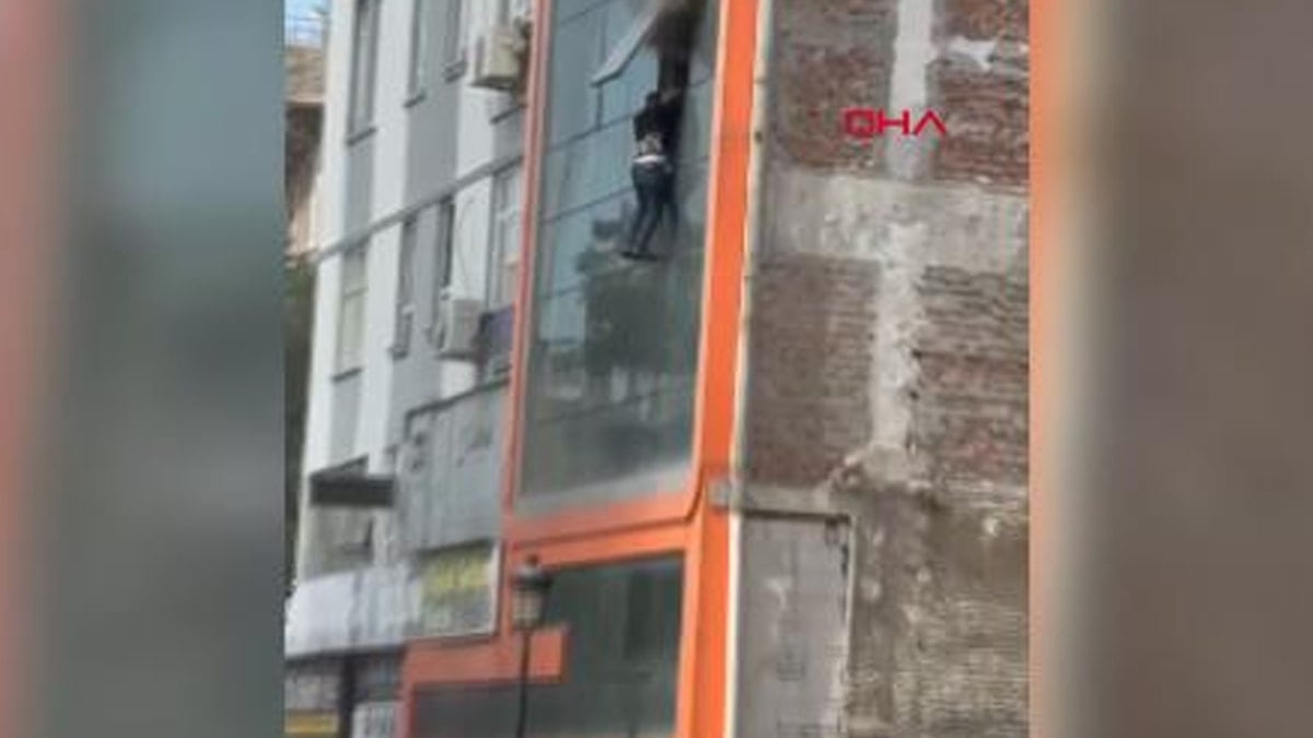 Adana'da imalathanede yangın: 2 işçi camdan atladı