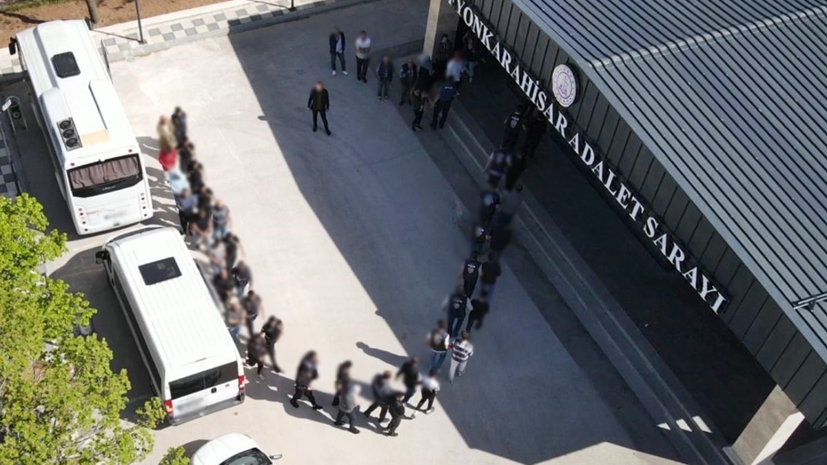 Afyonkarahisar'da dolandırıcılık operasyonu: 25 kişi tutuklandı