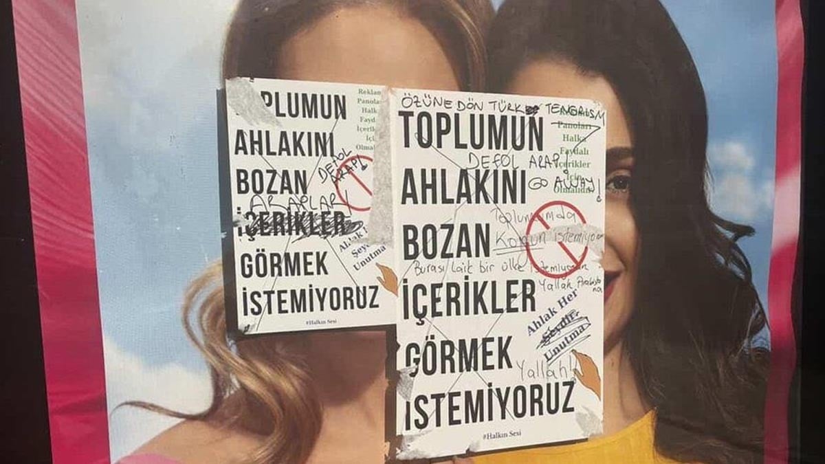 Ümraniye'de çirkin olay! Gülen kadın fotoğrafını sansürlediler! Toplum ahlakı bozuluyormuş
