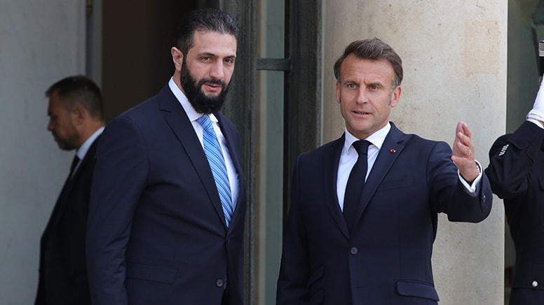 Şaraa ilk kez Avrupa'da! Macron'la görüştü