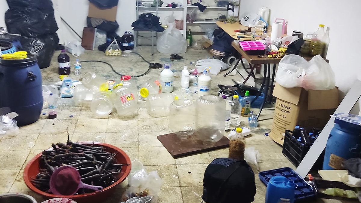 Antalya'da mide bulandıran görüntüler: Zabıta mühürledi