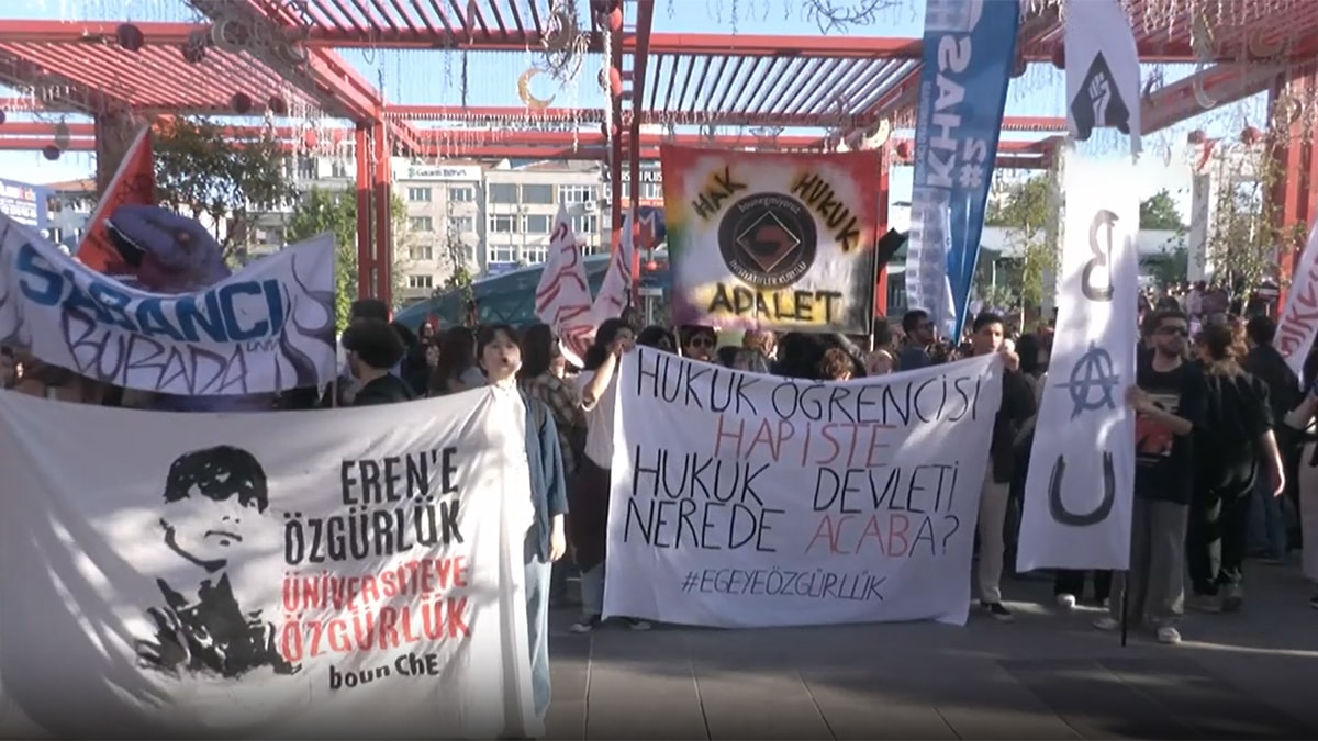 Öğrenciler tutuklu arkadaşları için bir araya geldi
