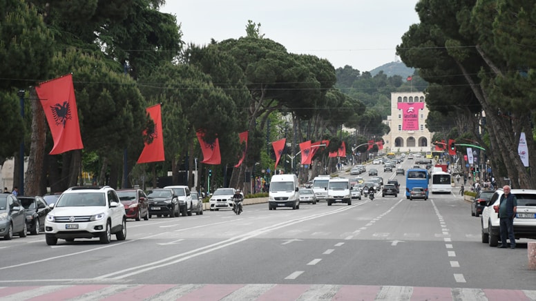 Arnavutluk sandık başına gidiyor