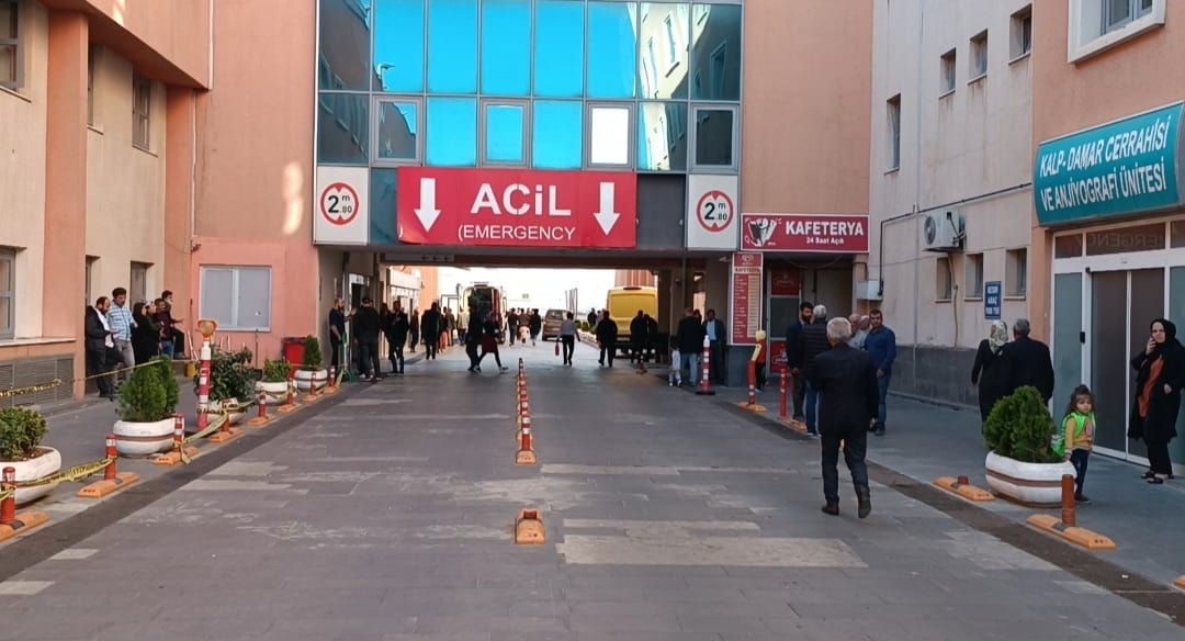 Asansör boşluğuna düşen işçiden kahreden haber