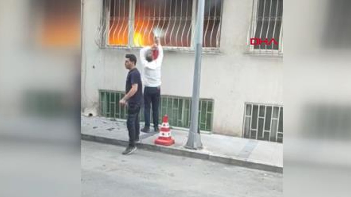 İstanbul'da apartman dairesinde yangın