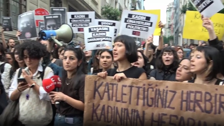 Kadınlar Bahar Aksu için sokağa çıktı