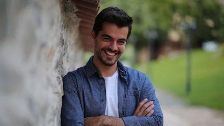 Kaza geçiren ünlü oyuncu Berk Atan'dan günler sonra ilk fotoğraf