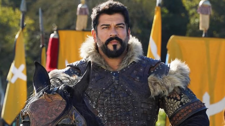 Burak Özçivit'ten uzun yıllardır çalıştığı ekibine büyük jest