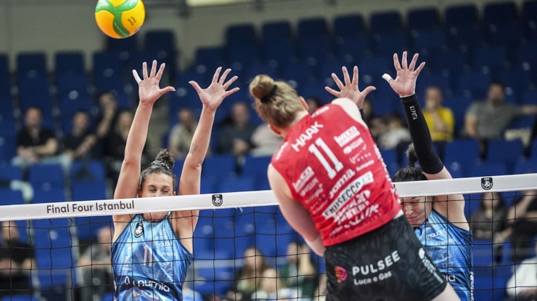 İlk finalist A. Carraro Imoco