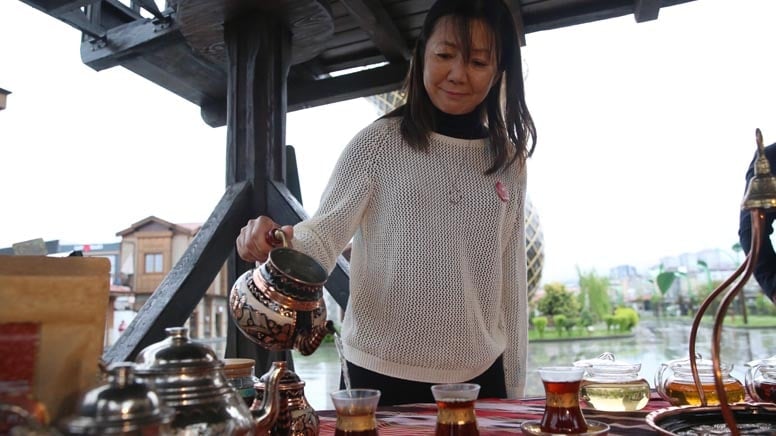 Japonya'nın 'ilk çaycısı' Rize'de çay demledi