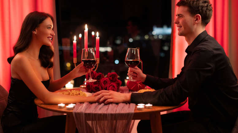 Buluşmada masum gibi görünüyor ama aslında iğrenç bir alışkanlık