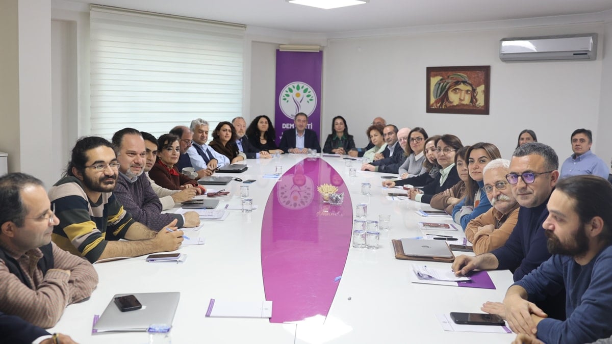 Fesih kararının ardından DEM Parti yol haritasını belirledi