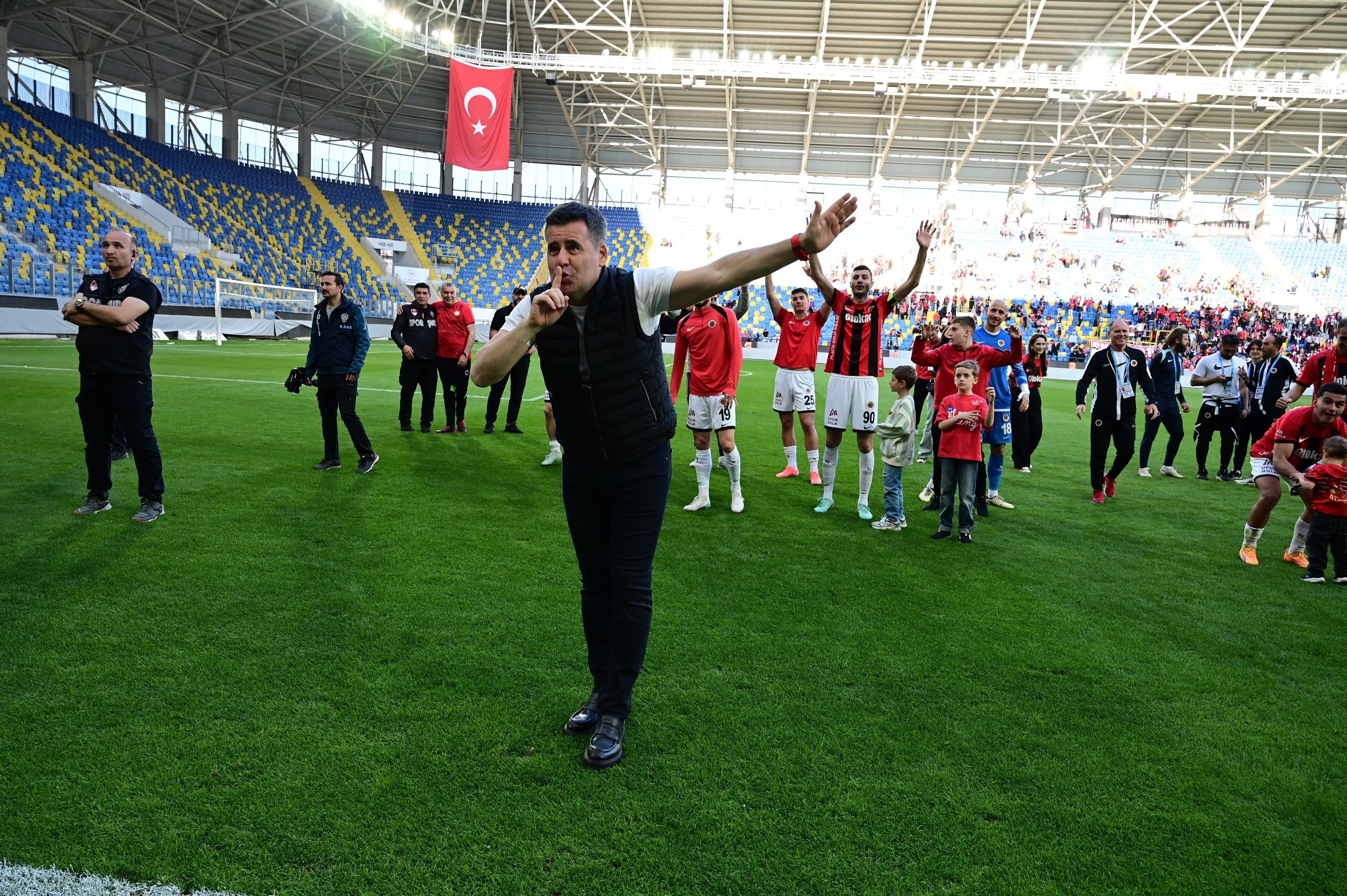 Hüseyin Eroğlu:: Söylediklerimizi başarmanın mutluluğunu yaşıyorum