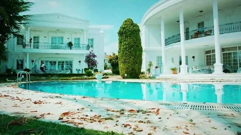 'Medcezir' dizisinin çekildiği villa satılıyor