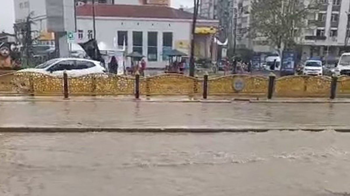 Elazığ'da sağanak ve dolu etkili oldu