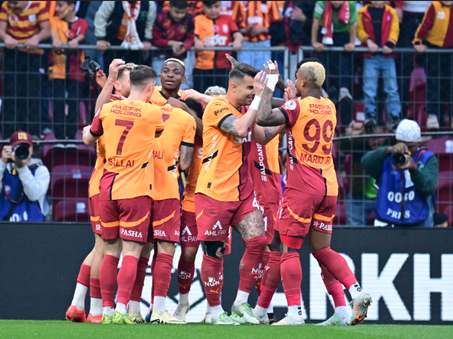 5 gollü maç Aslan'ın! Derbi öncesi farkı açtı