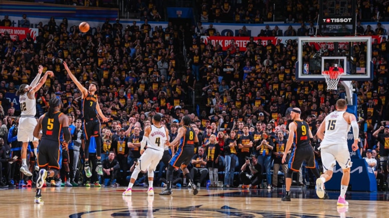Gordon son saniyede attı! Nuggets ilk maçı aldı