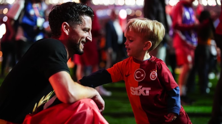 Mertens'ten emeklilik yanıtı