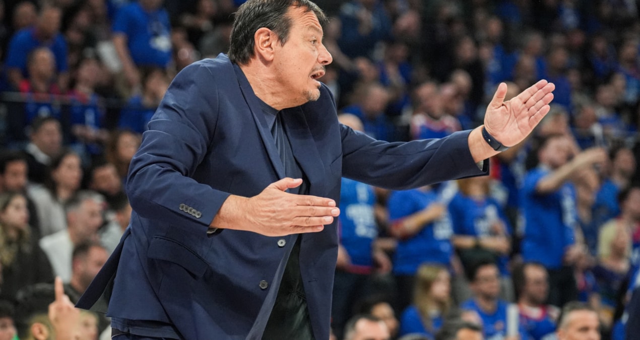 Anadolu Efes taraftarı ile Ergin Ataman arasında gerginlik thumbnail