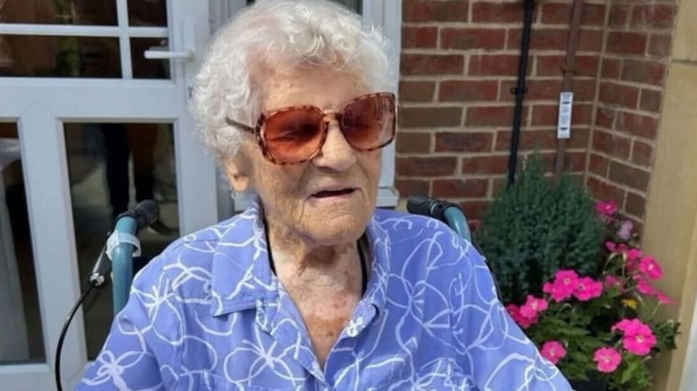 Dünyanın en yaşlı insanı 'iş bitiren' sırrını verdi