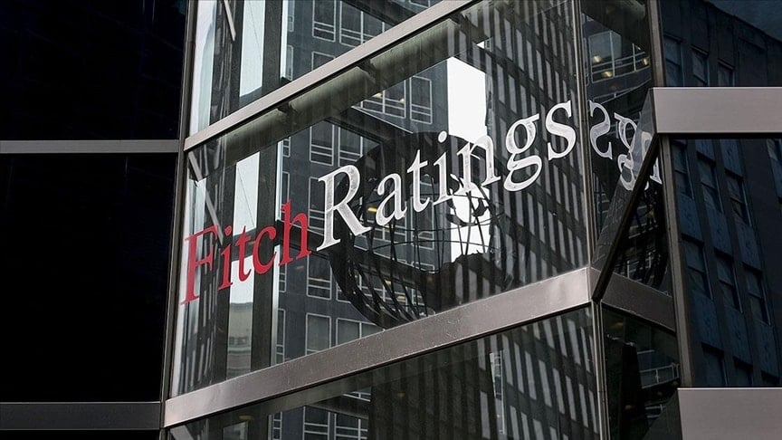 Fitch’ten Yunanistan’a not: Görünüm pozitife çekildi