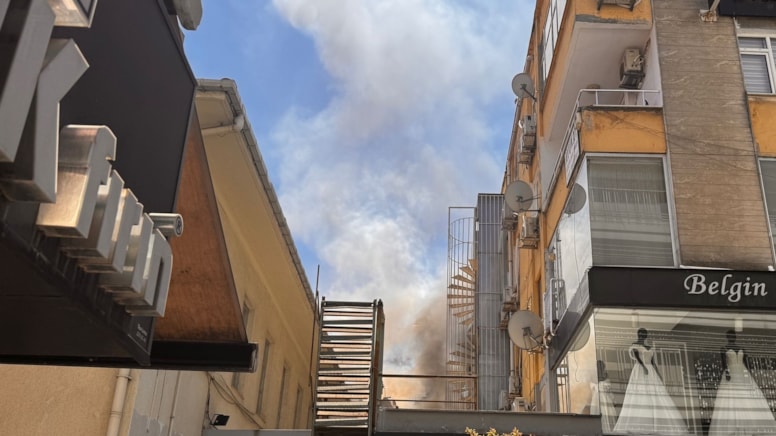 Bakırköy'de korkutan yangın! Alevler kontrol altına alındı
