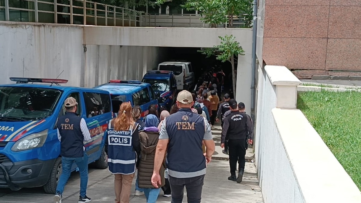 Gaziantep merkezli FETÖ operasyonunda 77 tutuklama