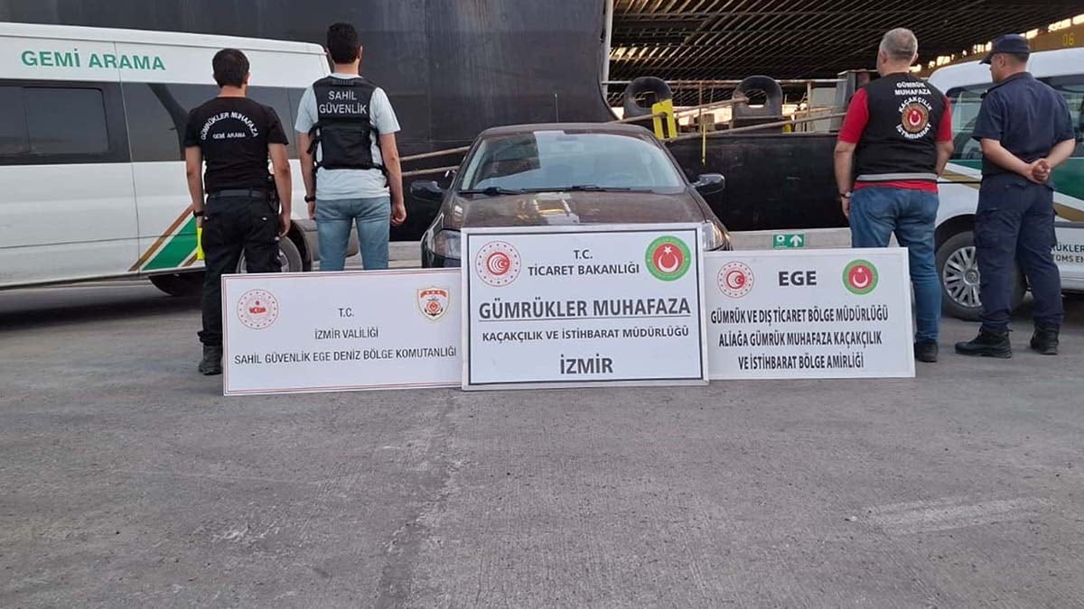 İzmir'de 54 ton kaçak akaryakıta el koyuldu