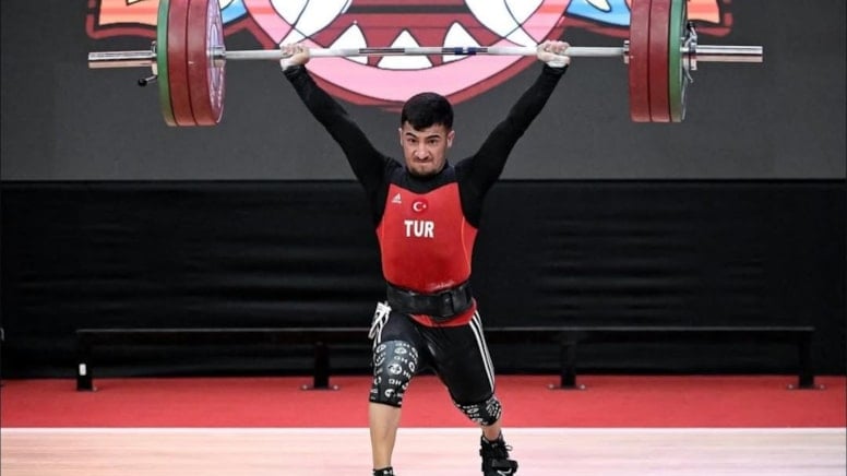 Milli haltercilerden 4 madalya