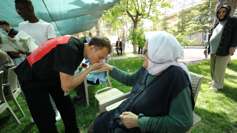 Konyaspor'dan anlamlı Anneler Günü ziyareti