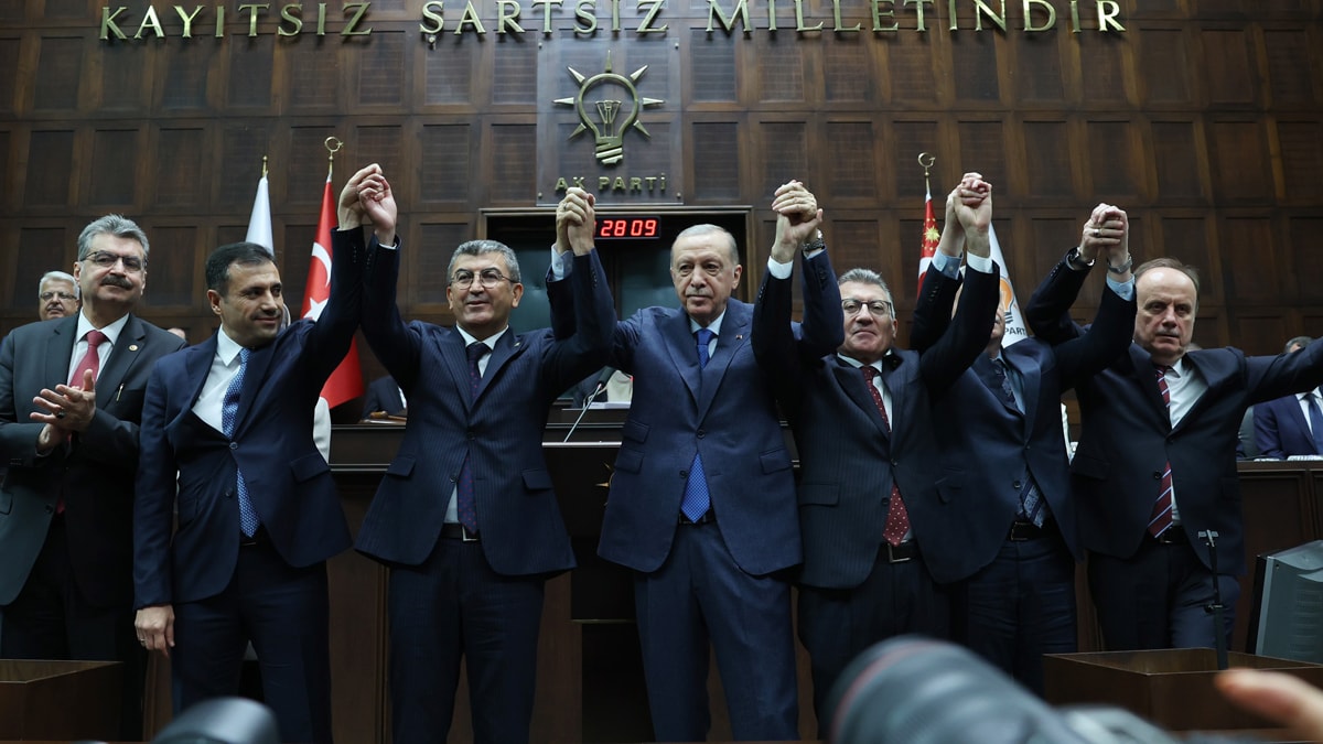 Kulisler hareketlendi, vekil pazarlığı dönemi mi başlıyor? '400' için Erdoğan düğmeye bastı!