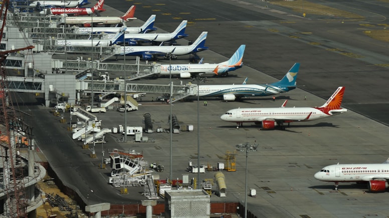 20 yılın ardından yaşandı: 32 havalimanı kapatıldı, yüzlerce uçuş iptal