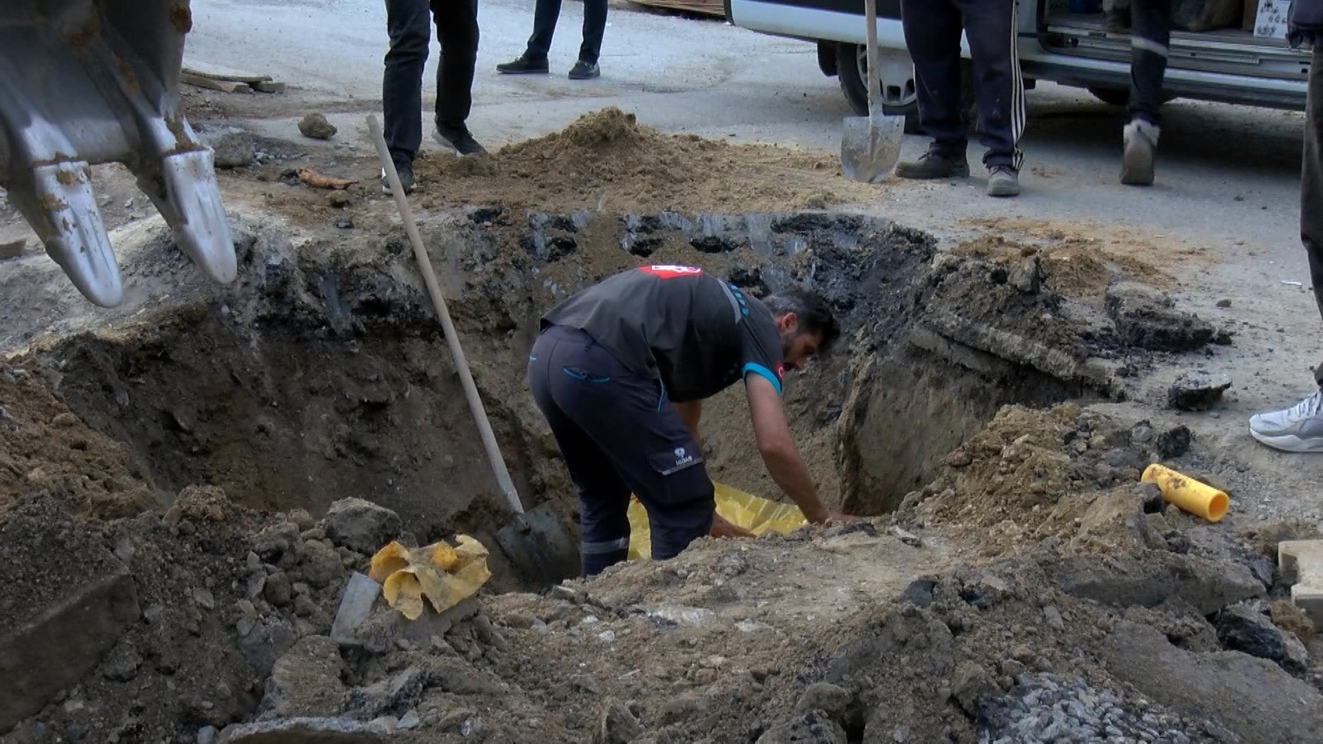 Sarıyer'in ardından Gaziosmanpaşa'da da yol çöktü!