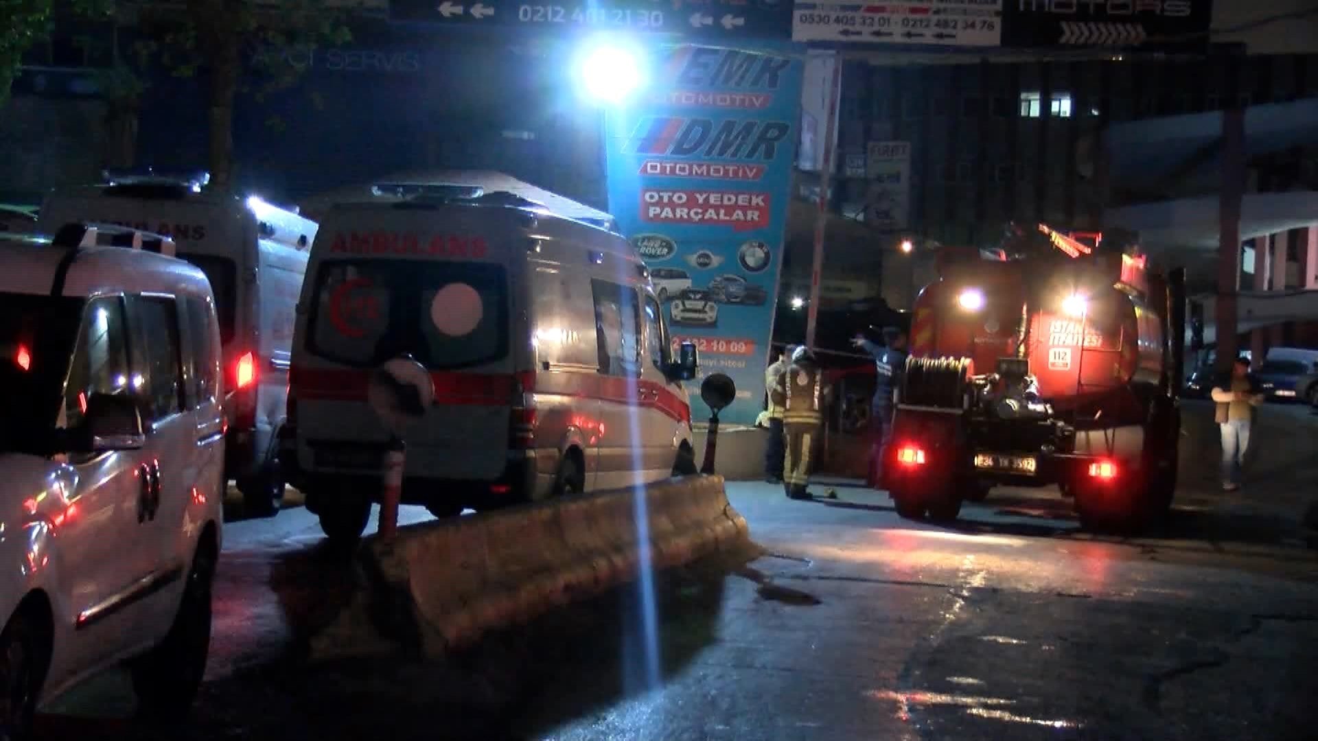 Zeytinburnu'nda sanayi sitesi alevlere teslim oldu!