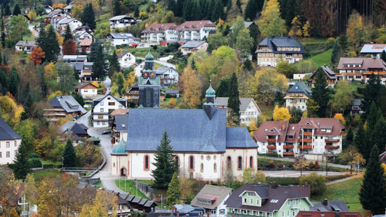 Başkana, "kadın" diye az maaş verdiler!