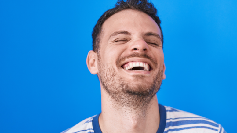 Hastalığın ilk belirtisi kahkahayla geldi: Artık yürüyemiyor