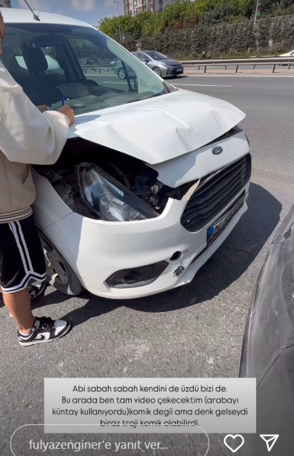 Fulya Zenginer Trafik Kazası Geçirdi! Video Çektiği An Yine Olay Oldu Fulya Zenginer