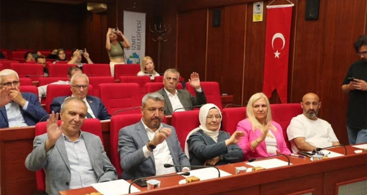 AKP’liler 73 milyonluk gerçeğe sırt döndüler! thumbnail
