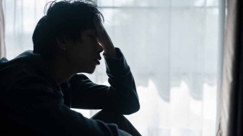 Mutsuz insanların farkında olmadan yaptığı 5 şey