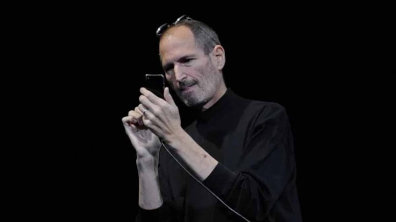 Steve Jobs 2007'de neredeyse hiç çalışmayan bir iPhone ile sahneye çıktı: Onu kurtaran bu senaryo oldu!