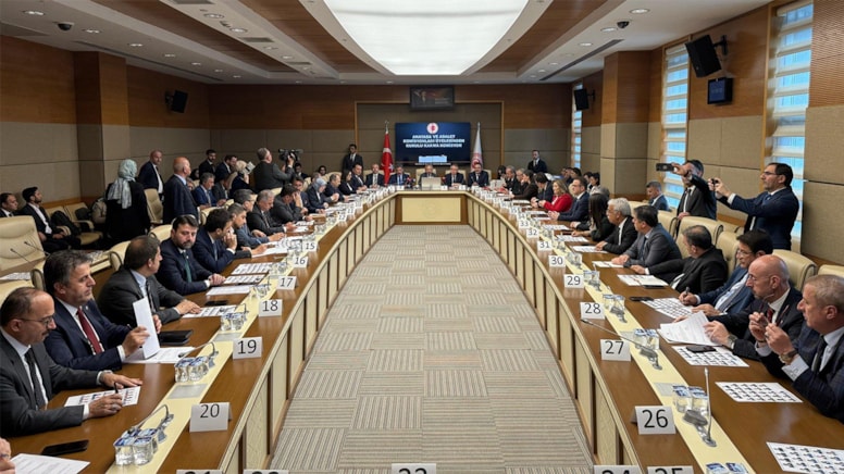 HSK üye seçiminde tartışma! CHP ve Yeni Yol Partisi milletvekilleri komisyonu terk etti