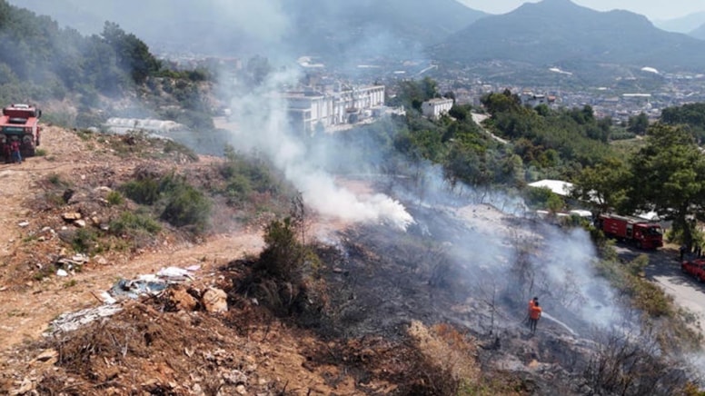 Alanya’da makilik alanda yangın: Bir kişi gözaltına alındı
