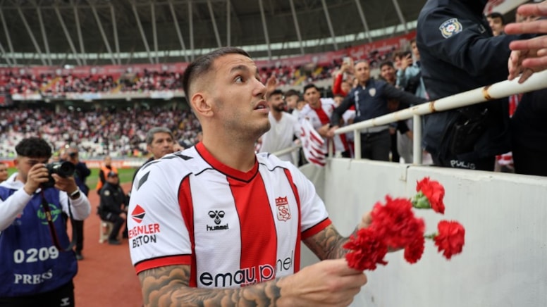 Manaj sessizliğini bozdu! Rıza Çalımbay'a olay cevap