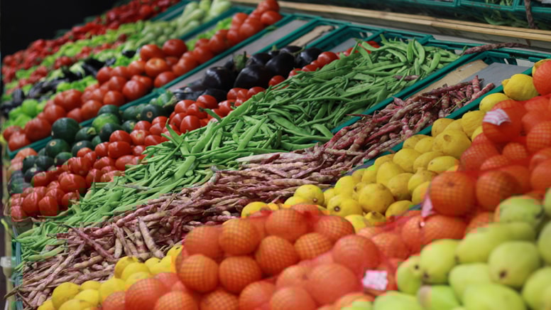 Yıkamak da fayda etmiyor: Bu sebze ve meyveler pestisit dolu