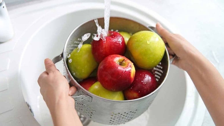Japonlar meyvedeki pestisiti işte böyle arındırıyorlarmış
